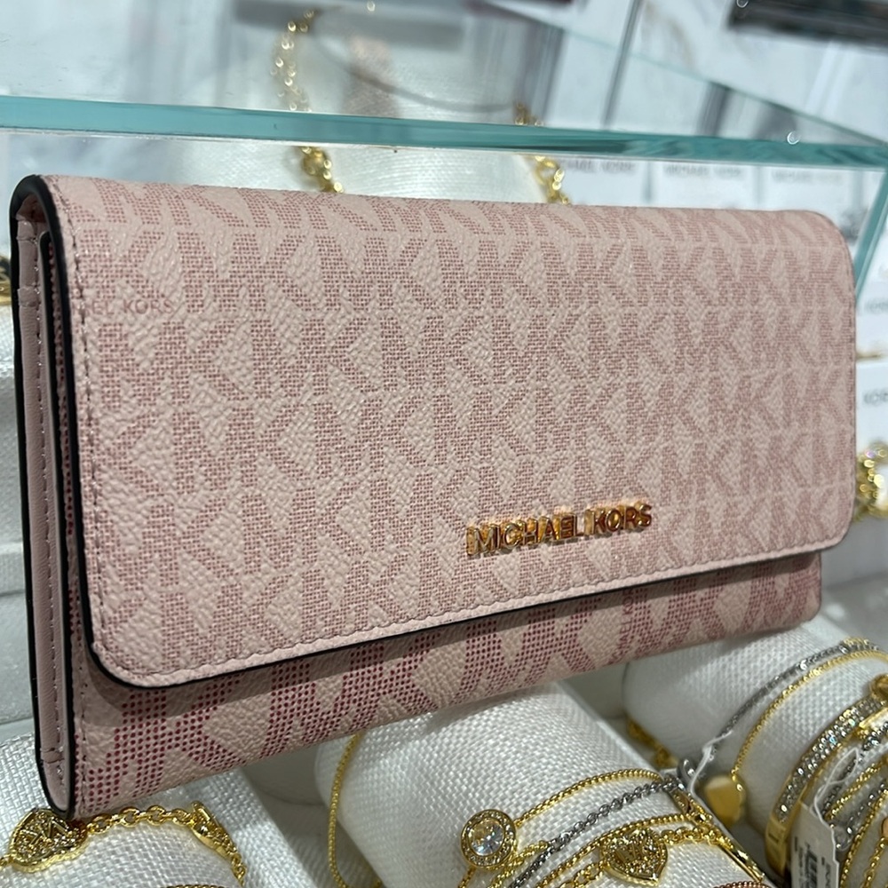 Michael Kors Jet Set Large Logo Trifold Wallet
Powder Blush Multi
NWT - Picture 2 of 16